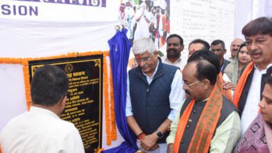 Bhoomipujan of Roads: Union Minister Shekhawat performed Bhoomipujan of roads costing Rs 9 crore 64 lakh to connect 12 Kamar settlements.