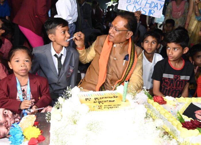 CM Vishnu Deo Sai: In sign language, disabled children wished Chief Minister Sai Happy Birthday, emotional Chief Minister announced Rs 25 crore for a new building for the children.